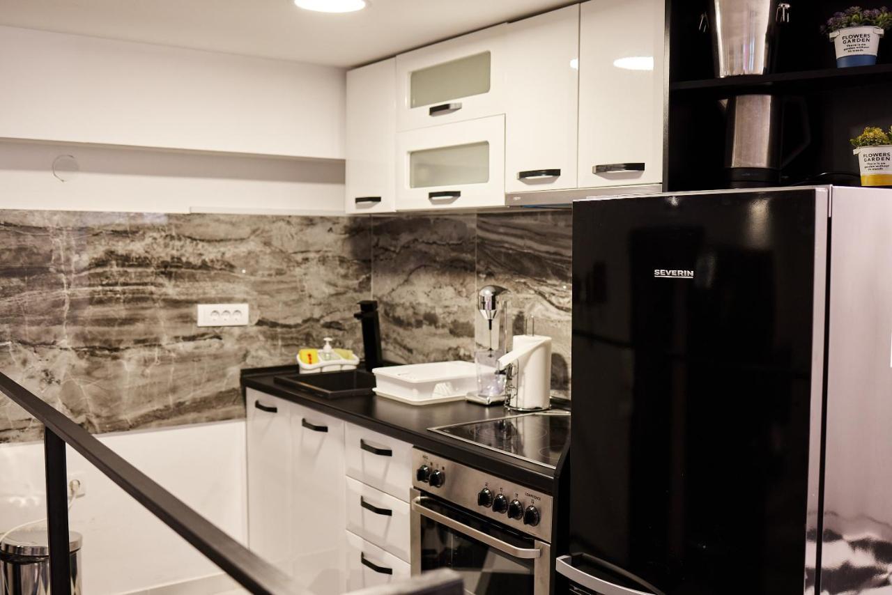 Spa Lux Apartmani โนวีซาด ภายนอก รูปภาพ