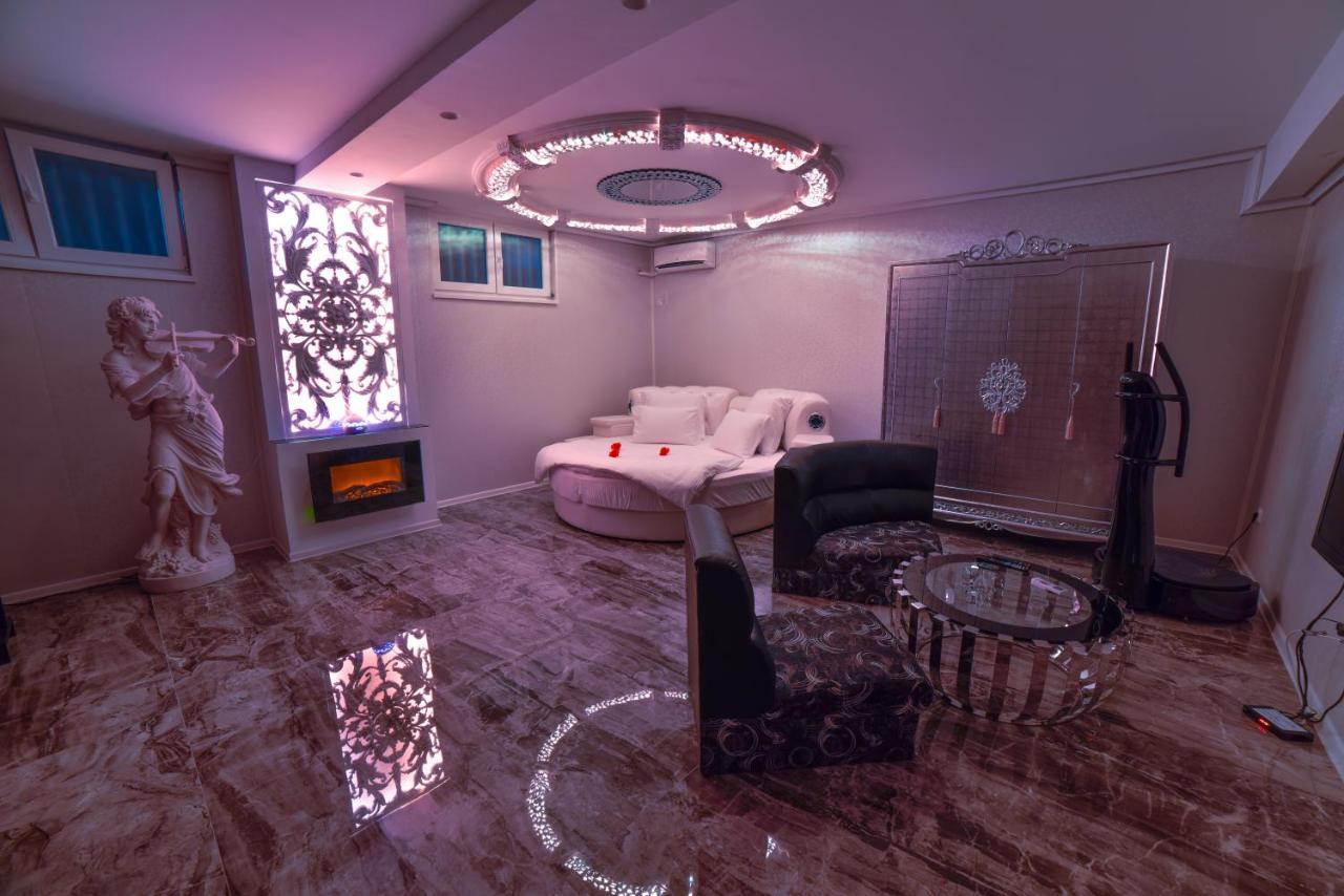 Spa Lux Apartmani โนวีซาด ภายนอก รูปภาพ
